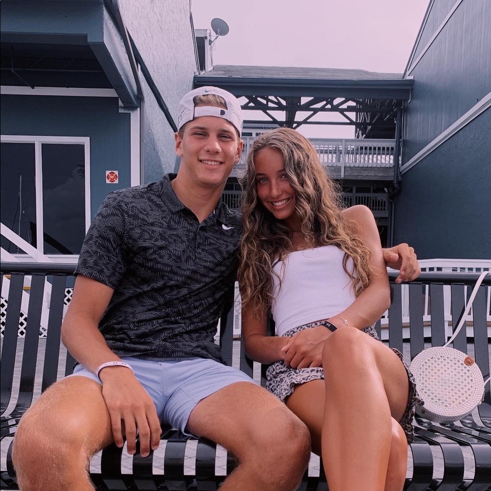 Meet your Posher, Elle